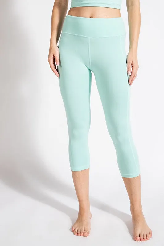 CAPRI LENGTH YOGA LEGGINGS WITH POCKETS