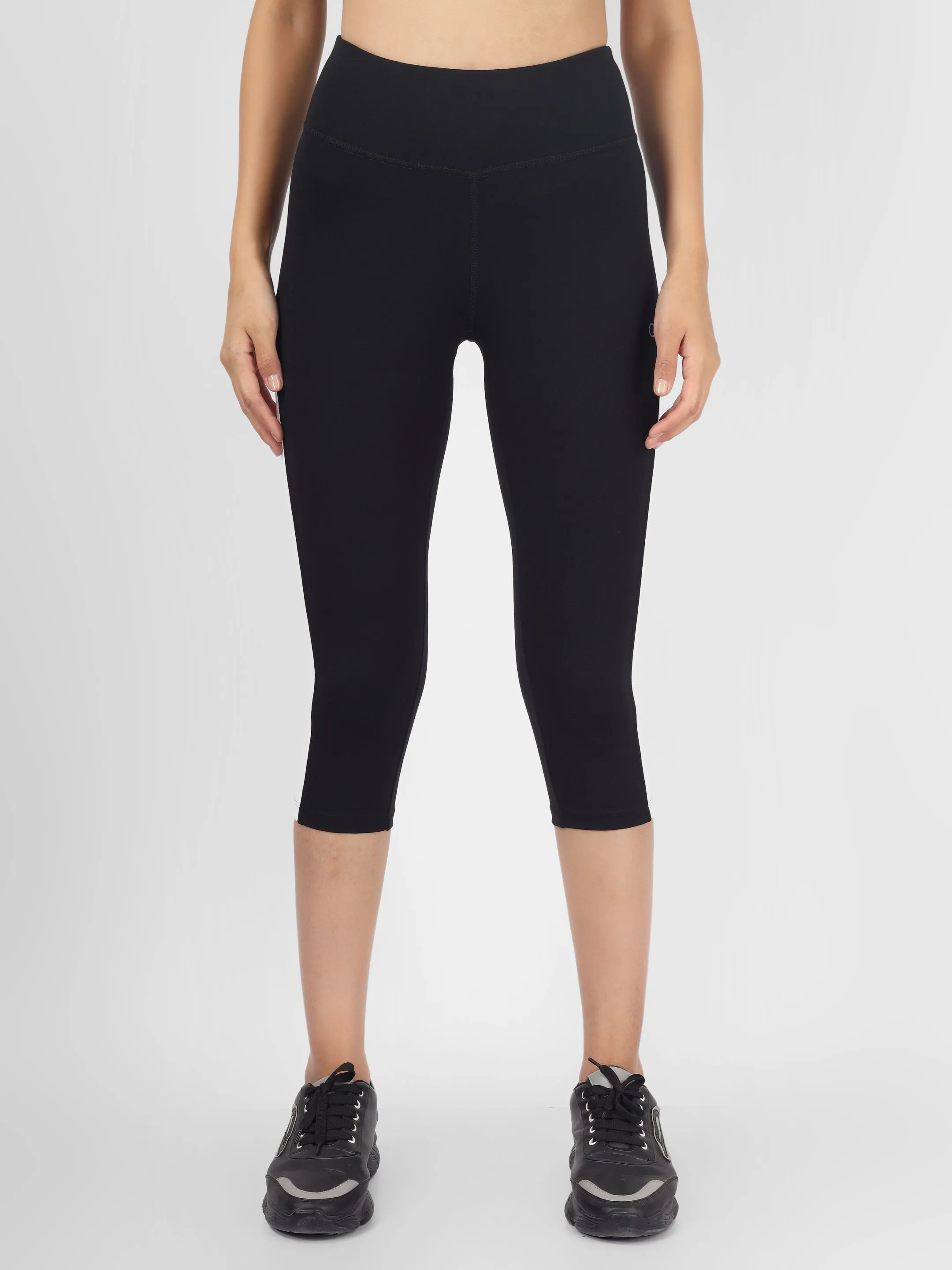 Essential Black Hardcore Capri Leggings