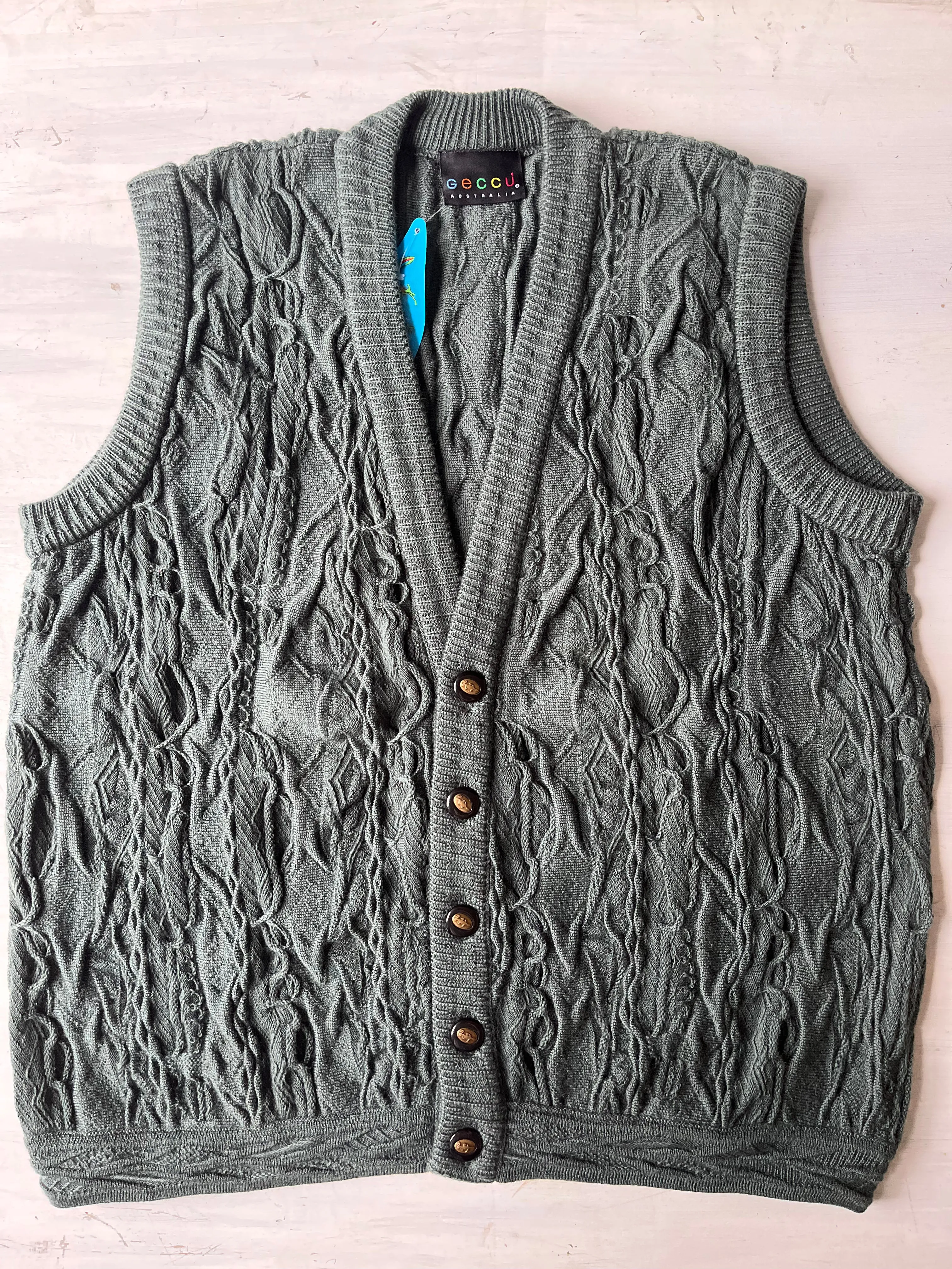 GECCU 3D-knitted merino wool sleeveless cardigan