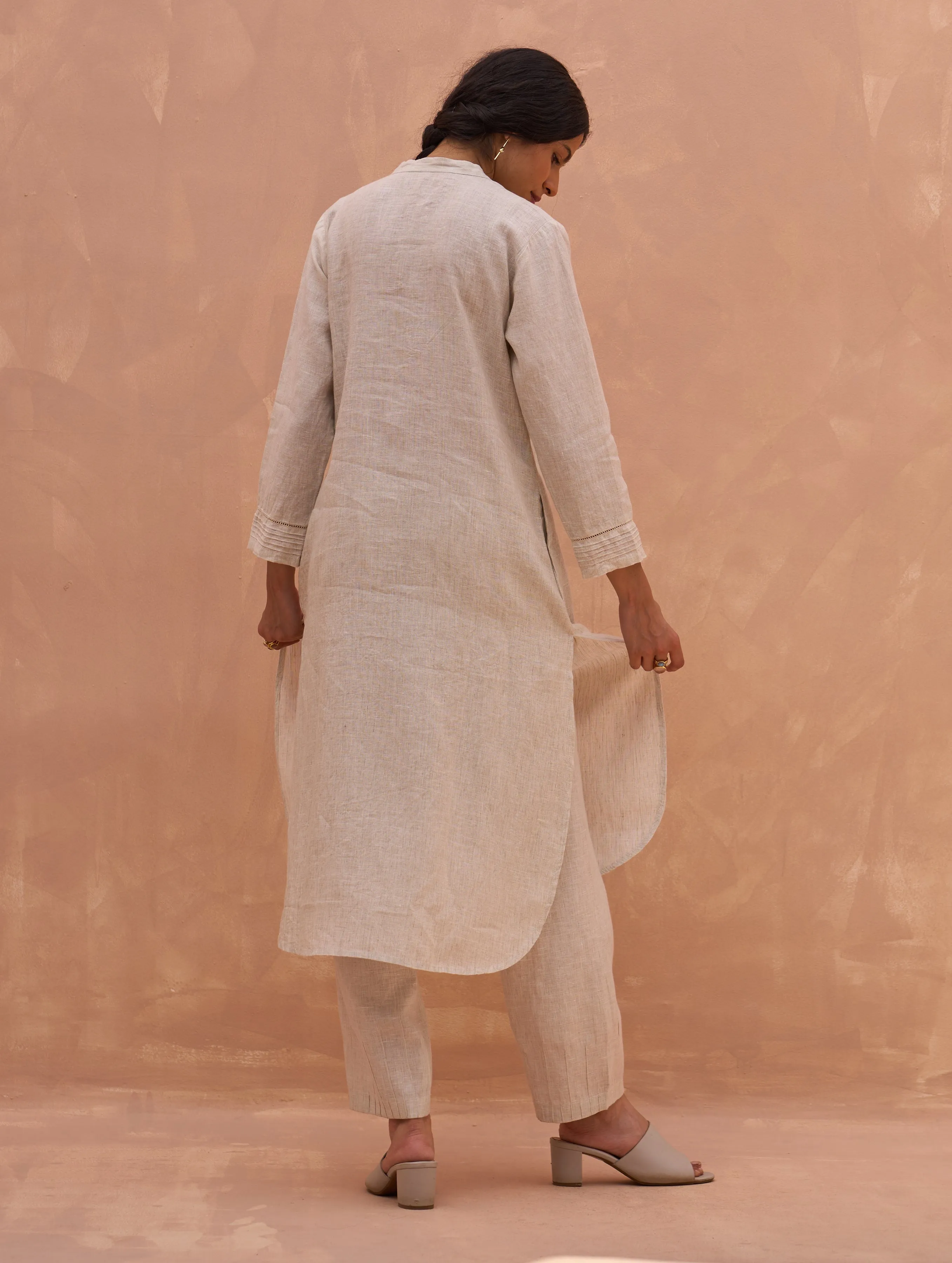 Kisa Hand-Embroidered Kurta - Off-White