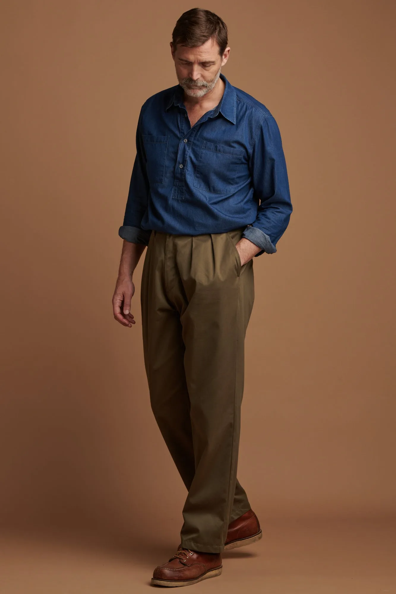 Men's Pleated Cotton Chino - Olive