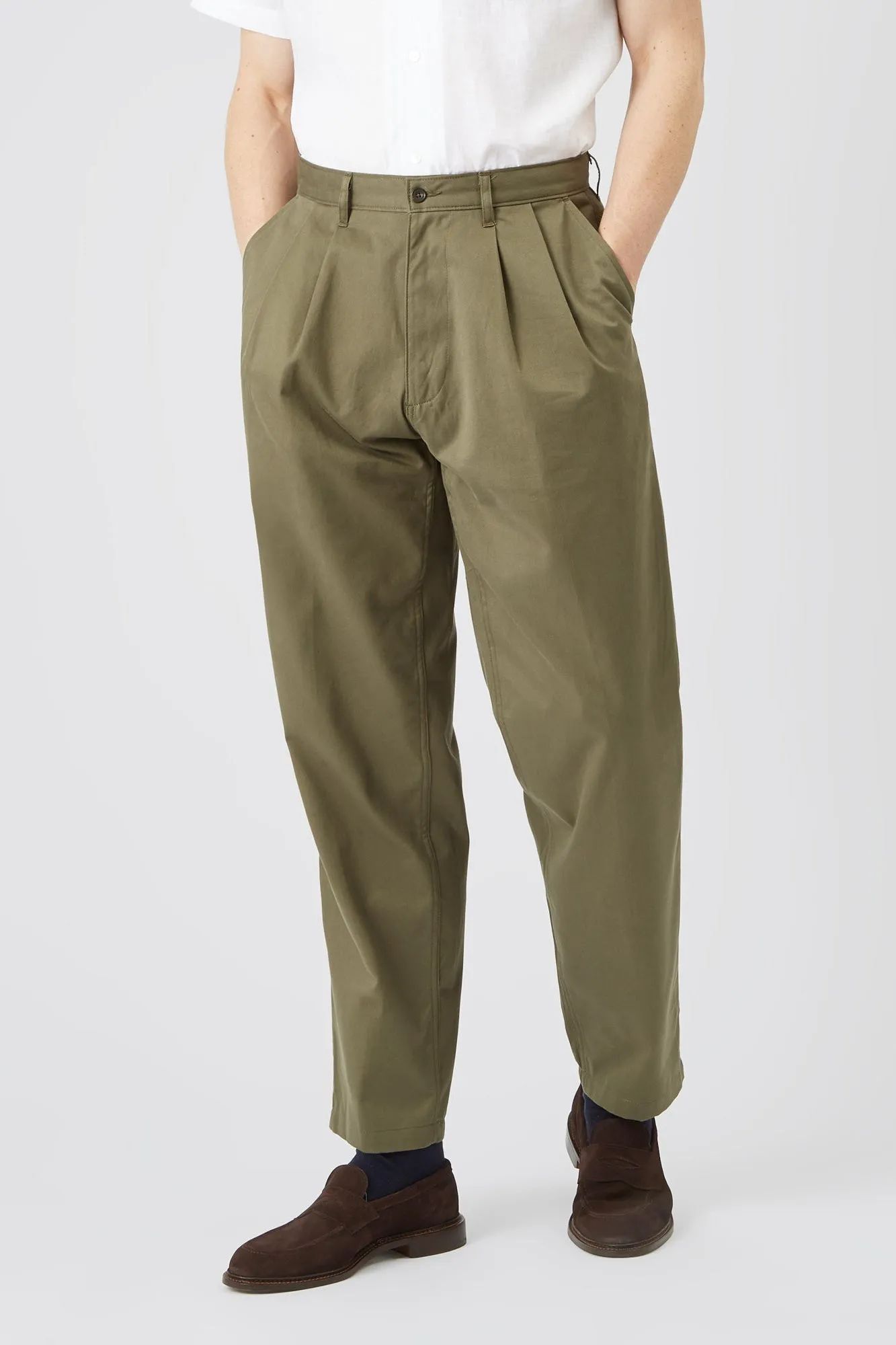 Men's Pleated Cotton Chino - Olive