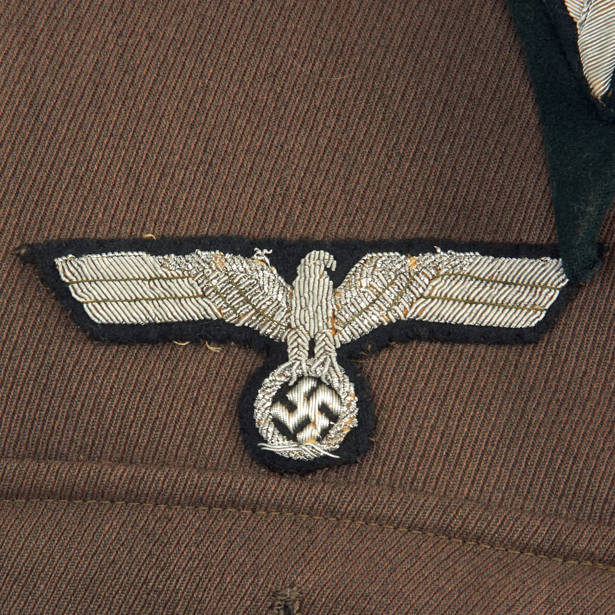 Original German WWII Heer Artillery Hauptmann Officer's M36 Field Tunic with Medal Bar, KVKI, and Silver Wound Badge