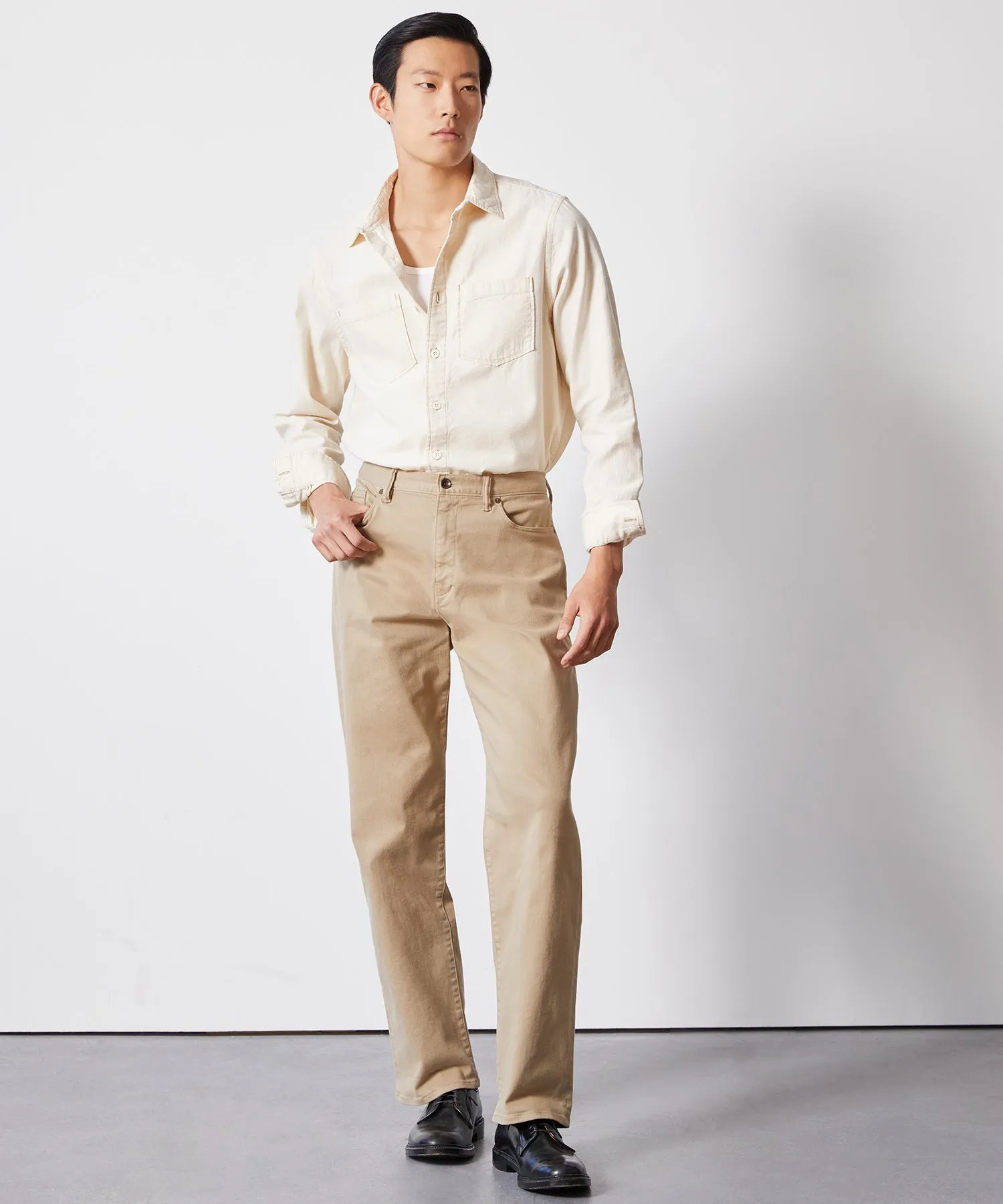 Relaxed Fit 5-Pocket Chino in Casual Khaki