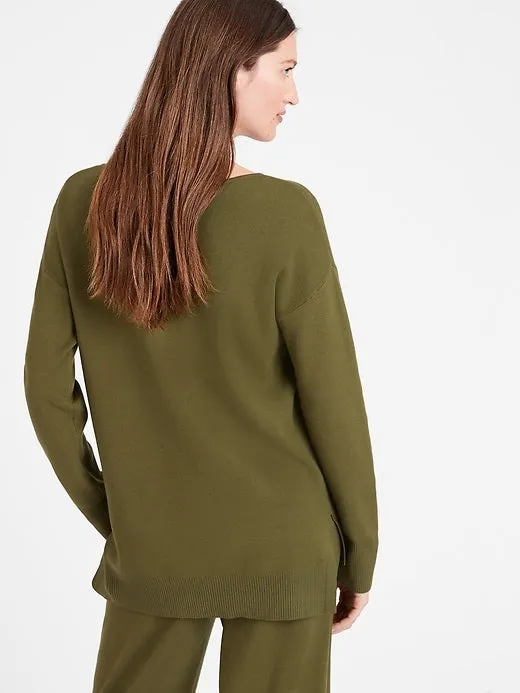 Relaxed Sweater Tunic in Dark Olive Green