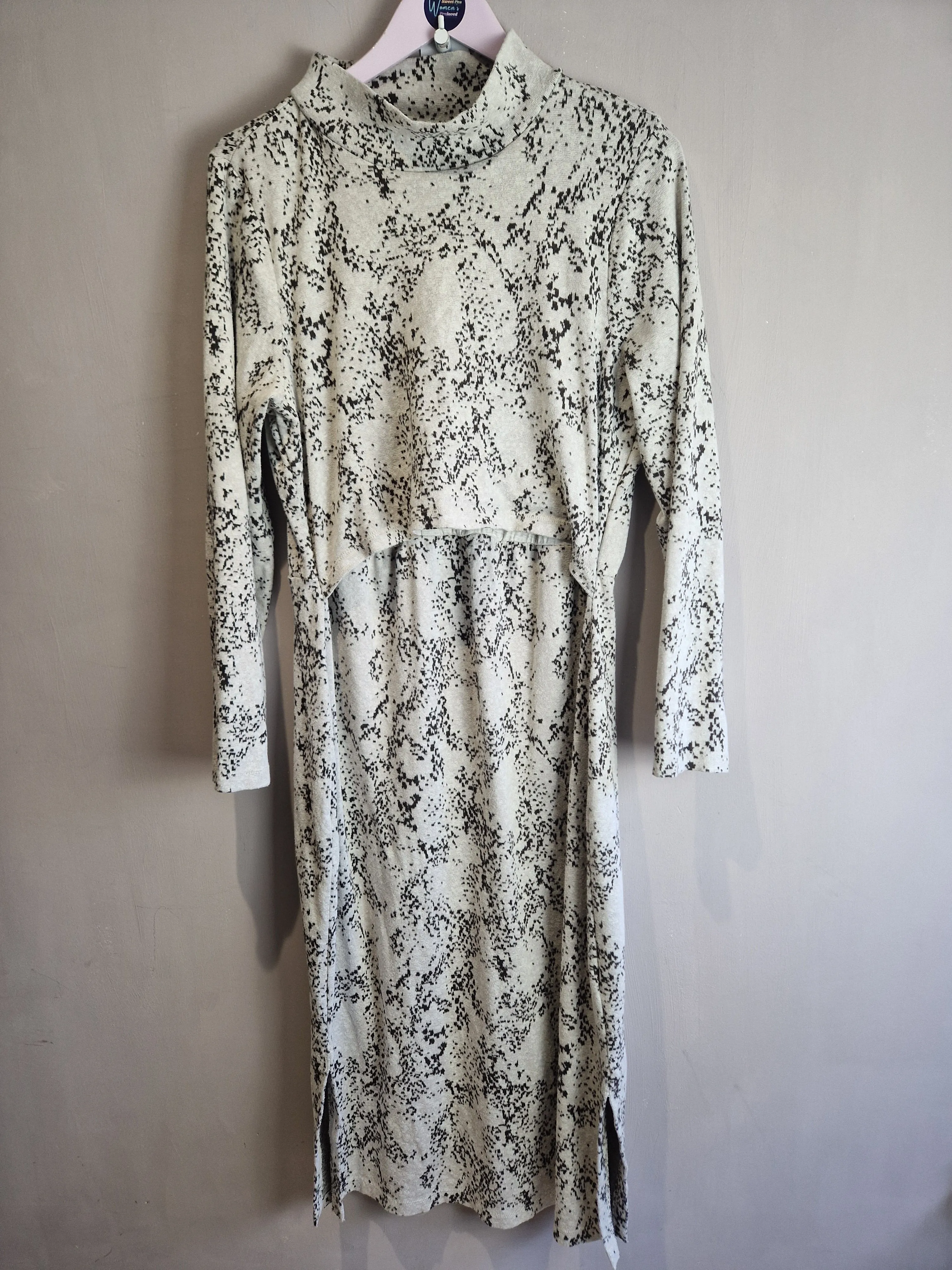 Seraphine MATERNITY & nursing jumper dress - size 18