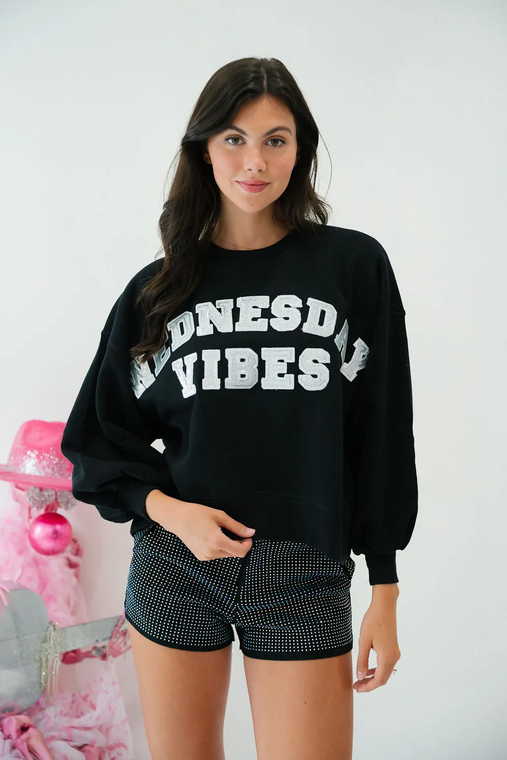 WEDNESDAY VIBES BLACK PULLOVER