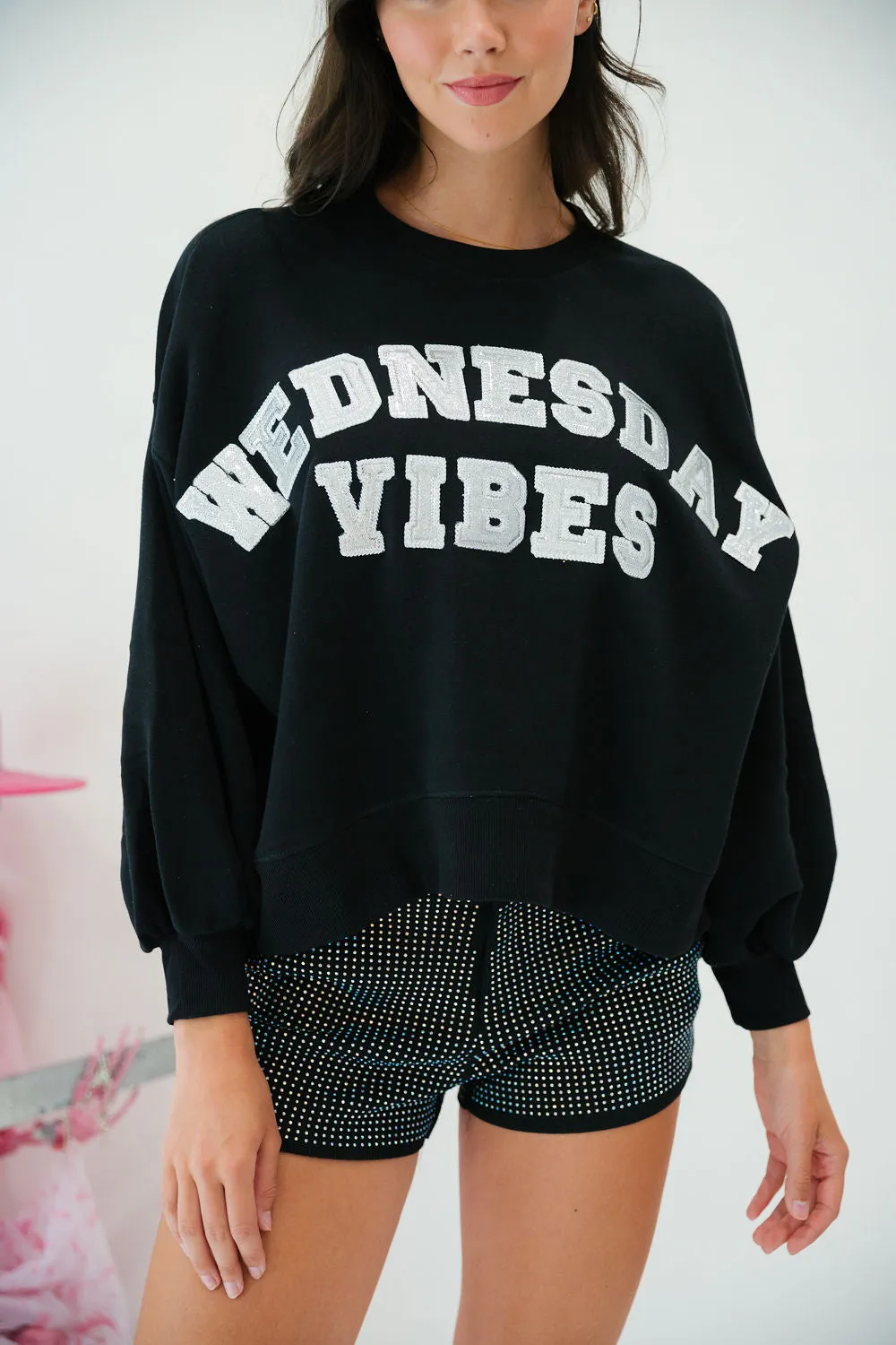 WEDNESDAY VIBES BLACK PULLOVER