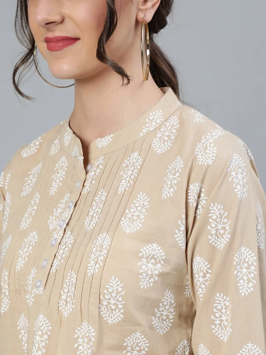 Women Beige & White Printed Tunic With Mandarin Collar & Three Quarter Sleeves